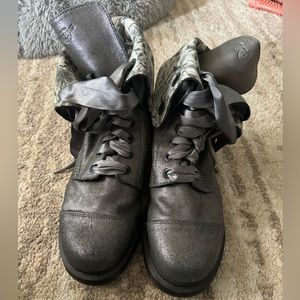 Dr. Martens silver with rose lining size 11